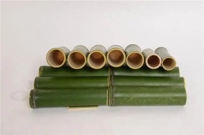 Bamboo polishing machine
