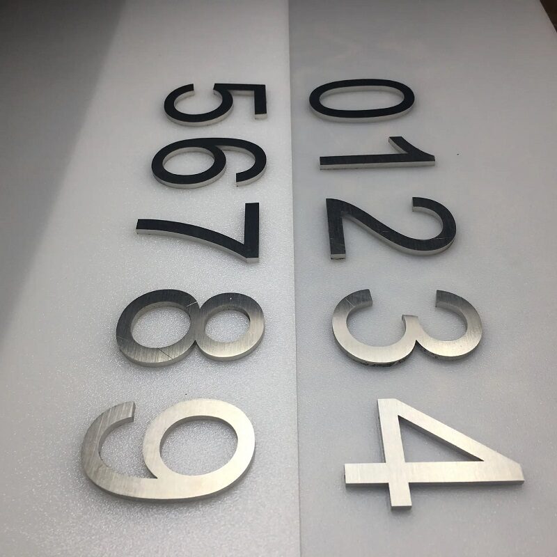 Room number plate polishing machine