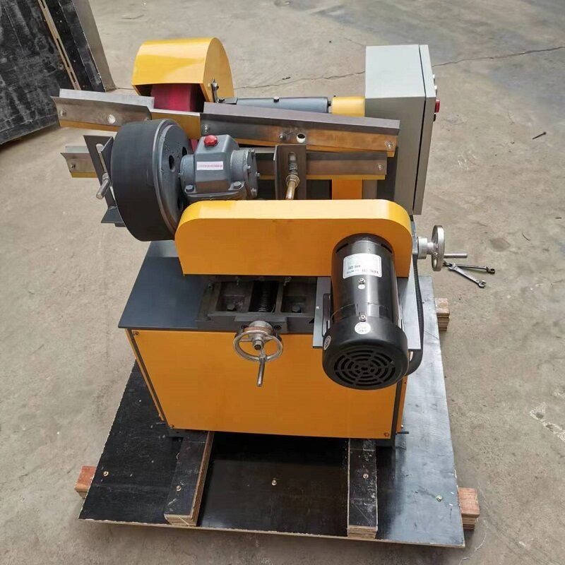 Wood polishing machine