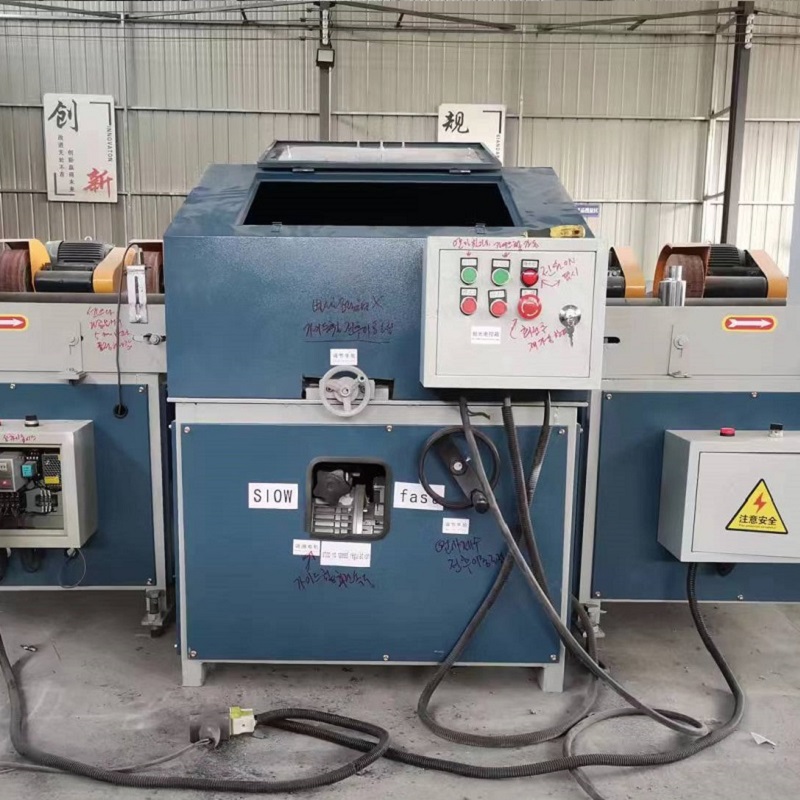 Automatic feeding tube polishing machine