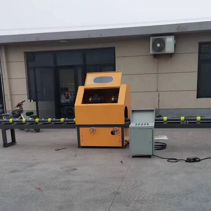 Tube polishing with feeder