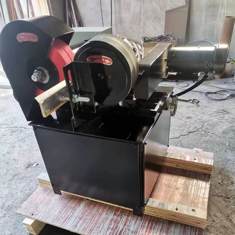Plastic pipe polishing machine