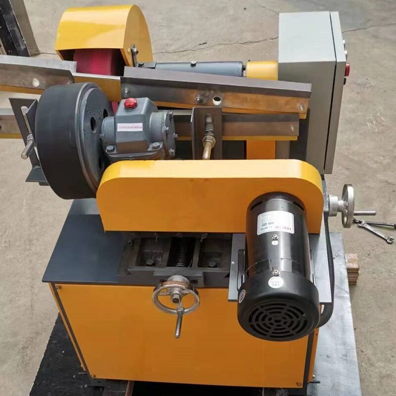 Shrinking and expanding pipe and tube polishing machine