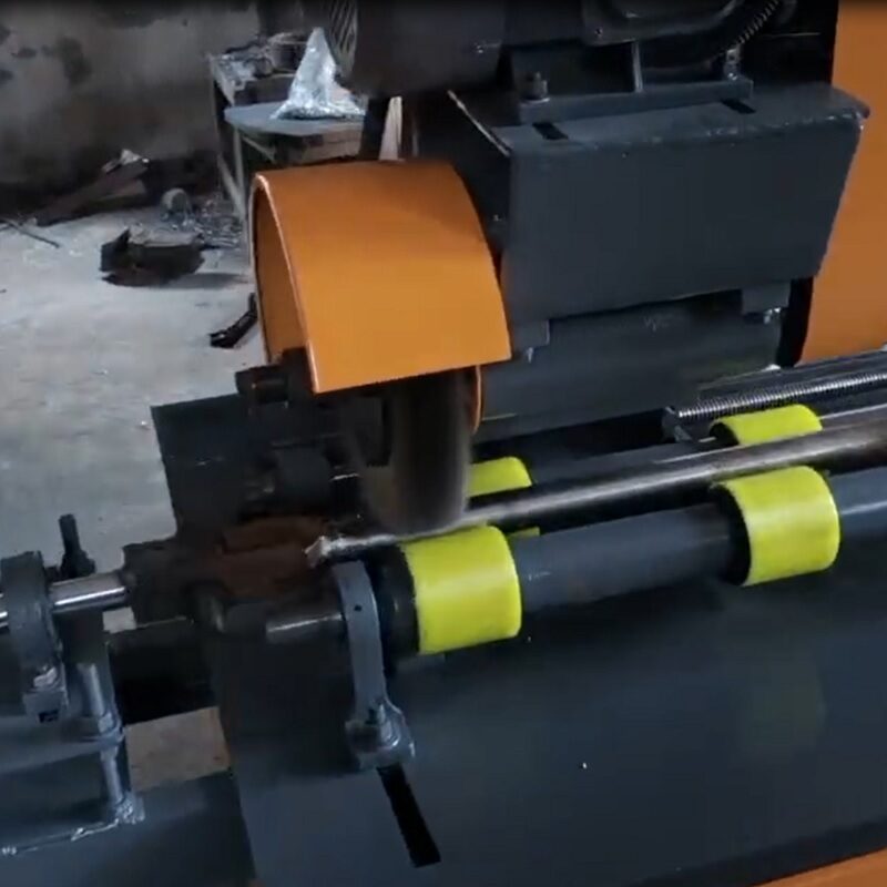 Special irregular tube polishing machine