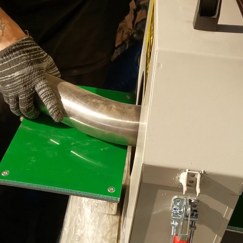Elbow bend pipe polishing