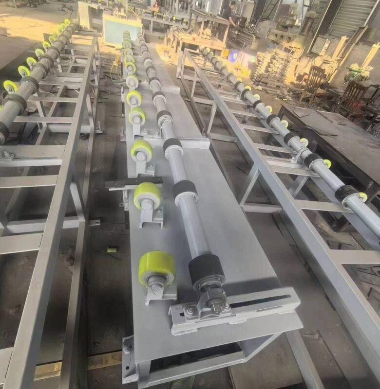 Pipe feeding polishing machine with automatic pipe loader for bundles pipes