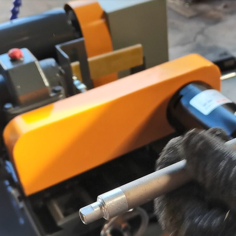 Aluminum tube polishing machine